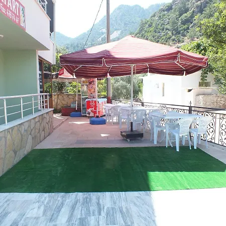 Seni̇z Apart Apartmanhotel Turunc